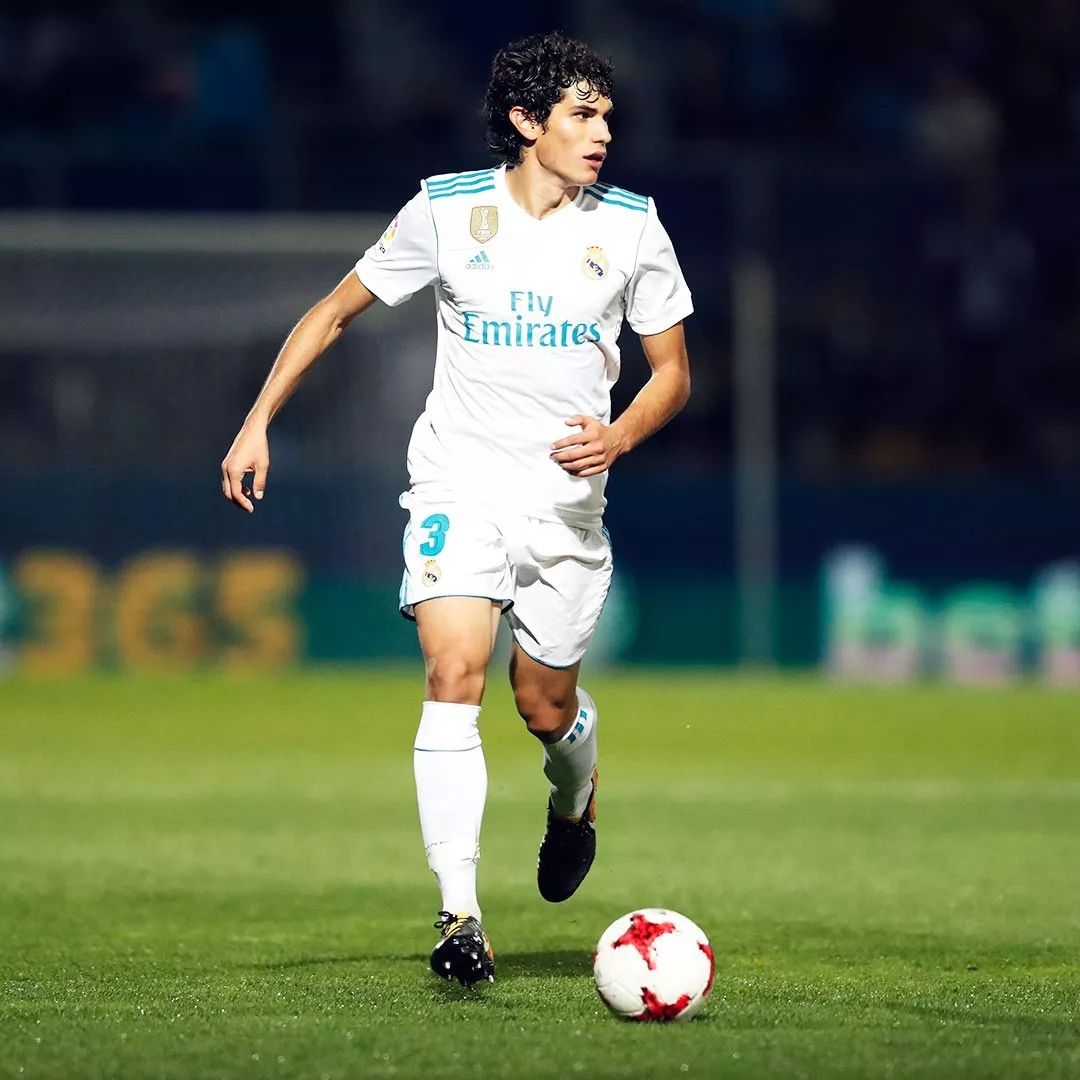 关于今晨体能课后，纽约尼克斯刷新队史纪录备战国王杯，媒体盛赞，阵容厚度经受考验的信息