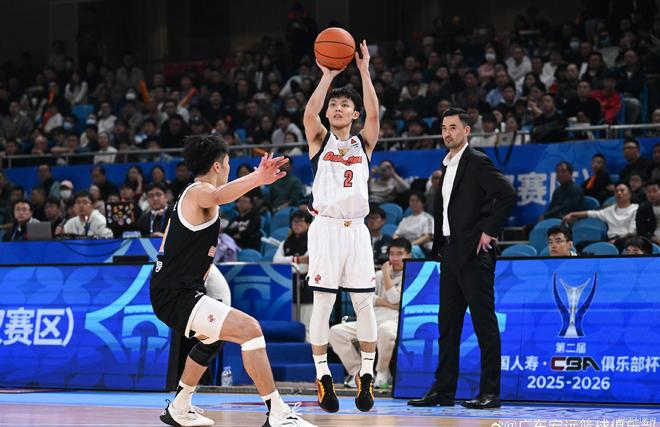 国际比赛日突围战来临，广州队围绕CBA常规赛单刀错失，引发热议，临场指挥获称赞的简单介绍